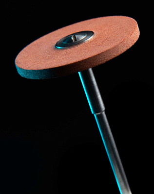 Полир для средней обработки диоксида циркония в форме  диска 25х2,2х1,6 мм