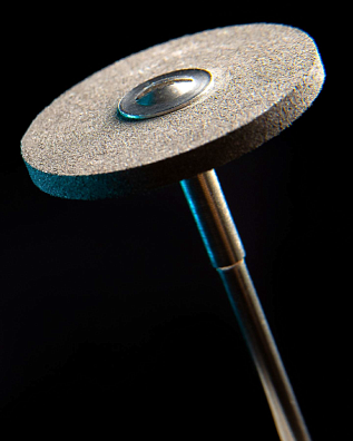 Полир для грубой обработки керамики в форме диска 25х2,2х1,6 мм